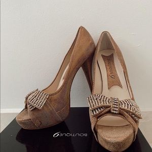 Boutique 9 Gold Heels